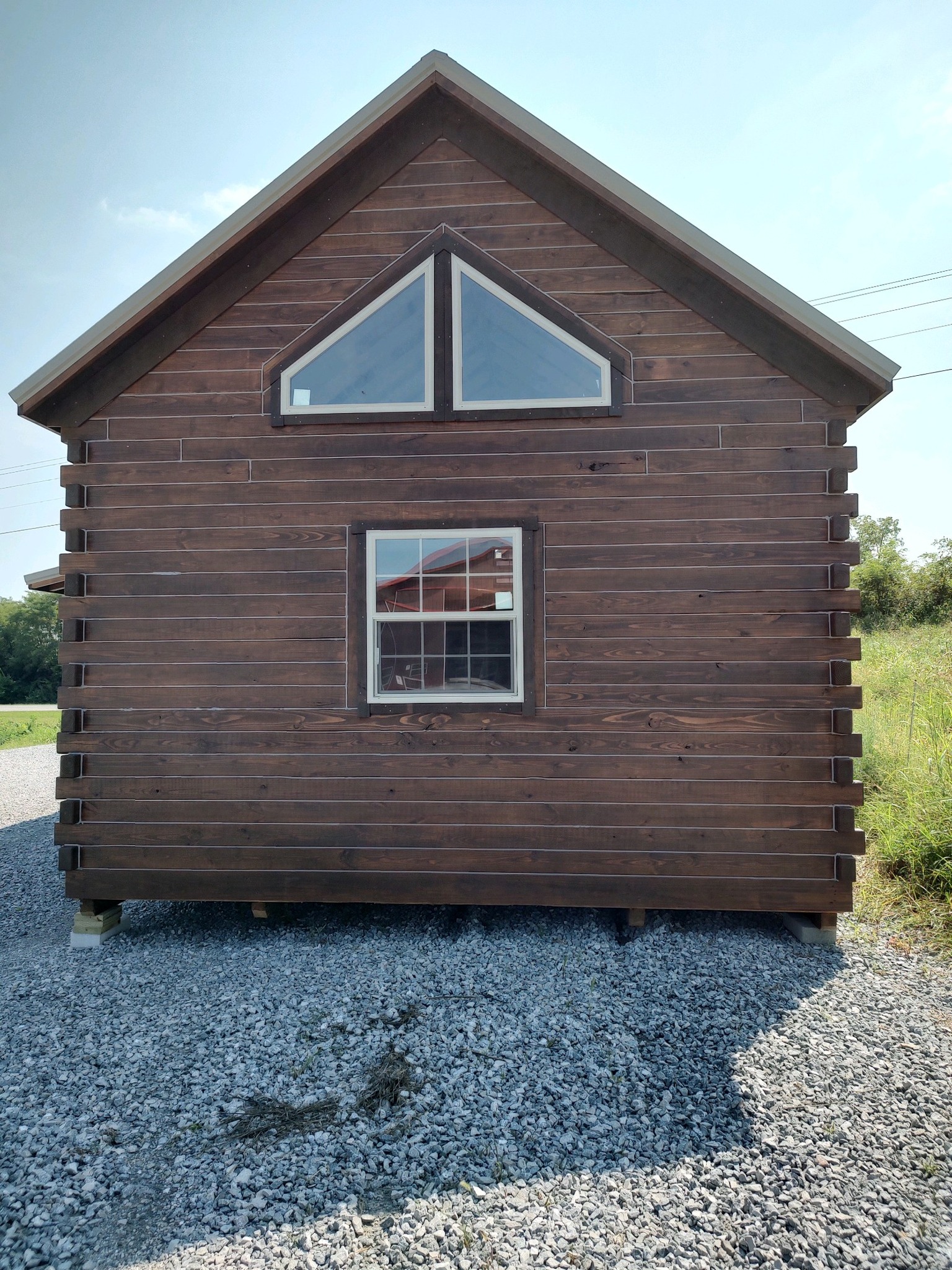 Schwartz Cabins - End view of cabin